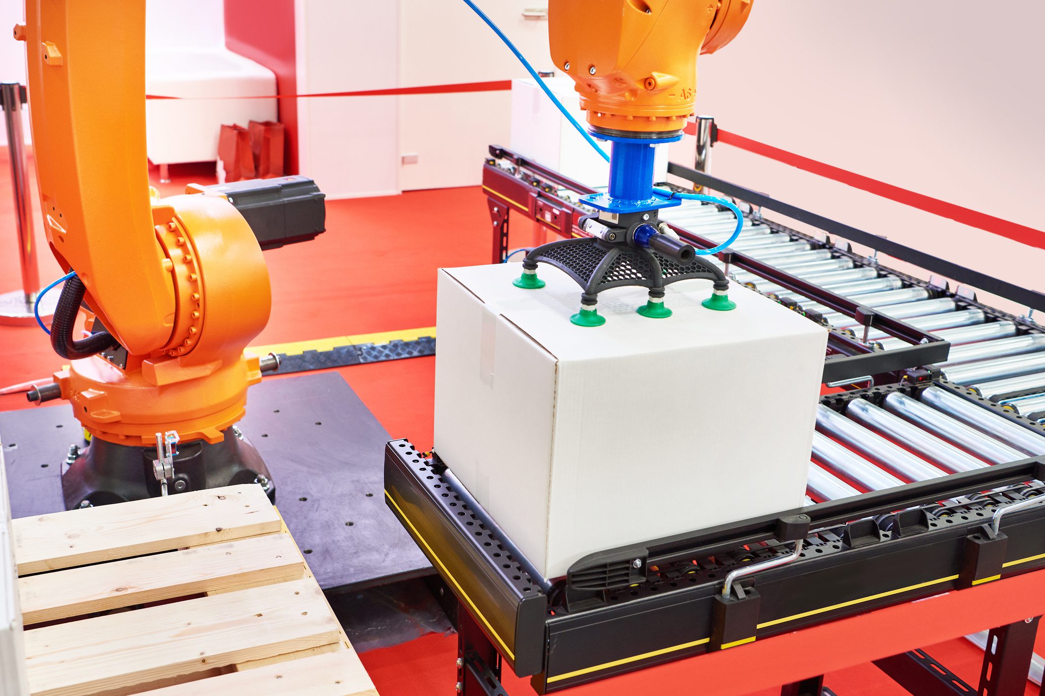 Standard multipurpose robot and cardboard boxes